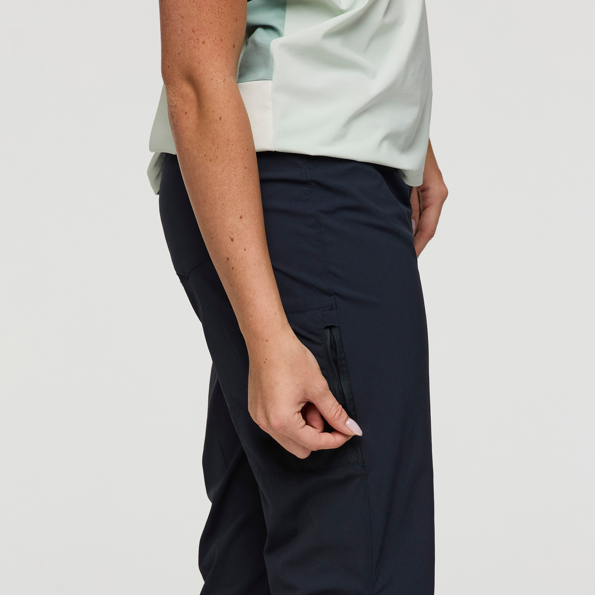 Coraje Tech Pant - Women's